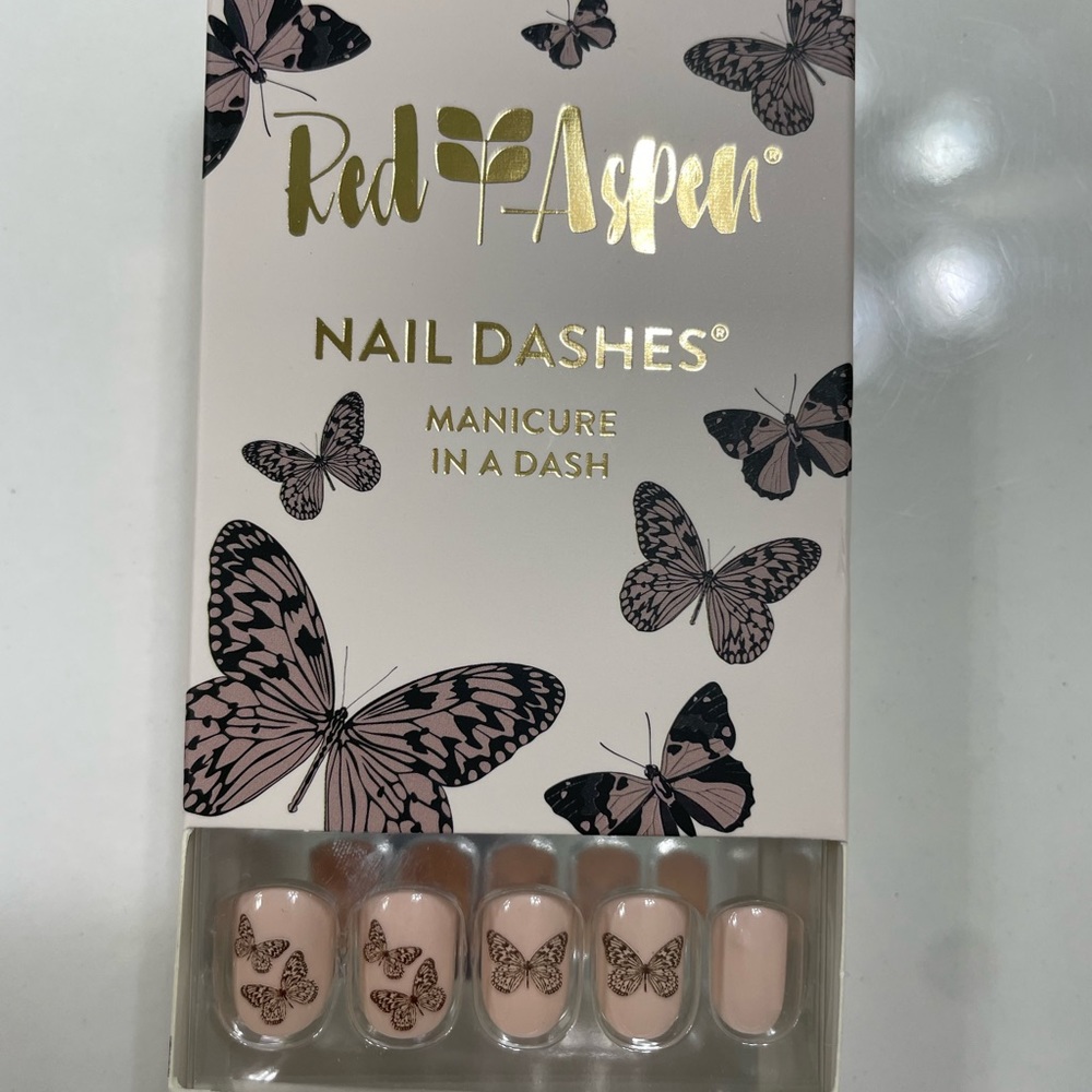 Red Aspen Butterfly Kisses, Laina Nail Dashes. New.